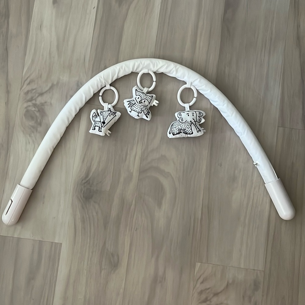 Docatot Toy Arch